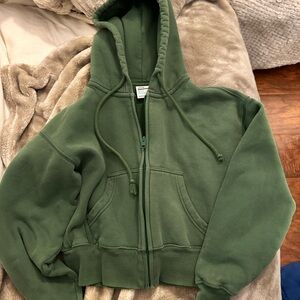 TNA Aritzia green sweatfleece cozy boyfriend fit cropped hoodie